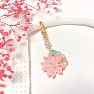 つまみ細工　桜のチャーム　ハンドメイド(チャーム)