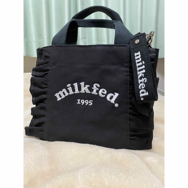 MILKFED.(ミルクフェド)のRUFFLE MINI BAG/２WAY　キャンバス　ミニトートバッグ レディースのバッグ(トートバッグ)の商品写真
