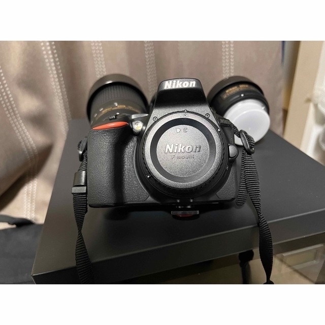 Nikond5600 保管庫、三脚、持ち運びバッグ付き