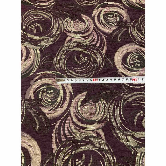 ヨーロッパ製 ジャガード織物 ツイスター パープル(裏張り付) ハンドメイドの素材/材料(生地/糸)の商品写真