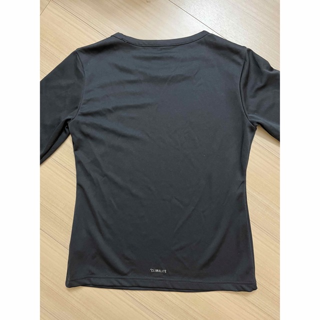 adidas(アディダス)のadidas  アディダス　長袖TシャツS  黒  レディース　ブラック レディースのトップス(Tシャツ(長袖/七分))の商品写真