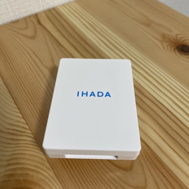 IHADA(イハダ)のイハダ　薬用フェイスプロテクトパウダー コスメ/美容のベースメイク/化粧品(フェイスパウダー)の商品写真