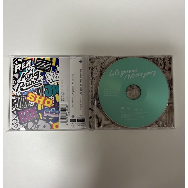 King & Prince(キングアンドプリンス)のLife goes on/We are young（通常盤 初回プレス限定） エンタメ/ホビーのCD(ポップス/ロック(邦楽))の商品写真