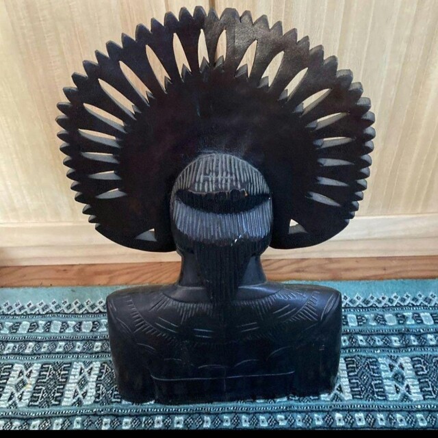 仏教美術木製一刀彫のオブジェです