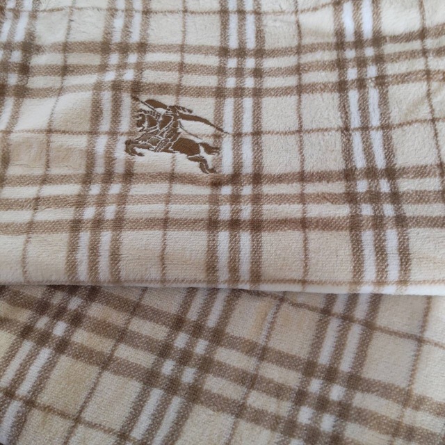 BURBERRY(バーバリー)の新品未使用　バーバリーBURBERRY 綿毛布·タオルシーツ インテリア/住まい/日用品の寝具(シーツ/カバー)の商品写真