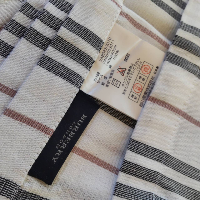 BURBERRY(バーバリー)の新品未使用　バーバリーBURBERRY 綿毛布·タオルシーツ インテリア/住まい/日用品の寝具(シーツ/カバー)の商品写真