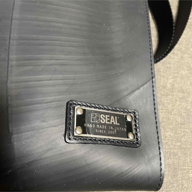 SEAL (シール)のSEAL キスロックスクエアショルダーバッグ  メンズのバッグ(ショルダーバッグ)の商品写真