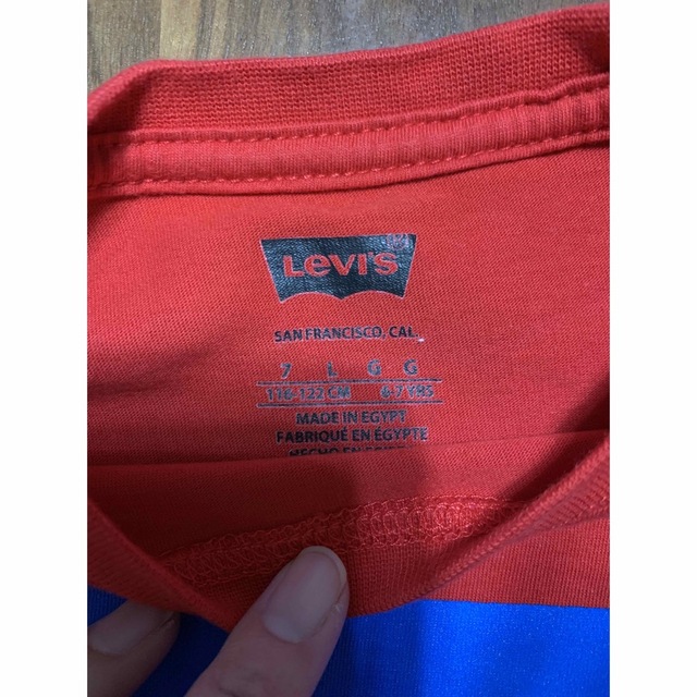 Levi's(リーバイス)のLEVI’S(R)KIDS リーバイス LOGO Tシャツ RED 120㎝ キッズ/ベビー/マタニティのキッズ服男の子用(90cm~)(Tシャツ/カットソー)の商品写真