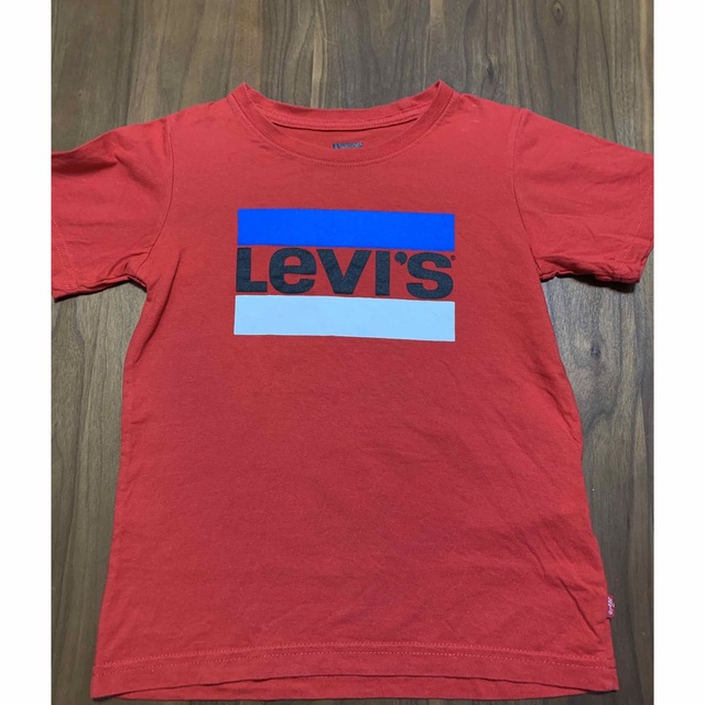 Levi's(リーバイス)のLEVI’S(R)KIDS リーバイス LOGO Tシャツ RED 120㎝ キッズ/ベビー/マタニティのキッズ服男の子用(90cm~)(Tシャツ/カットソー)の商品写真