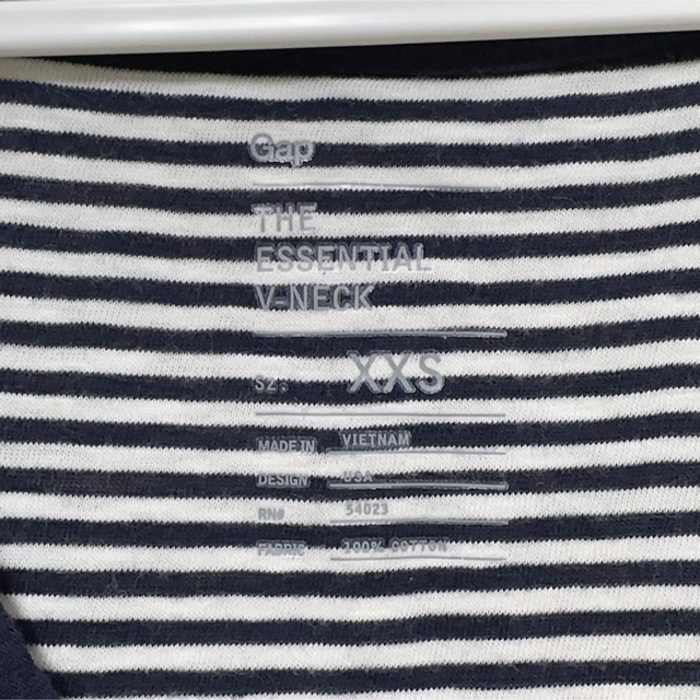 GAP(ギャップ)のGAP ボーダー 半袖Tシャツ Ｖネック レディースのトップス(Tシャツ(半袖/袖なし))の商品写真