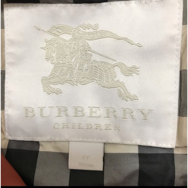 BURBERRY(バーバリー)のBURBERRY アウター  930445 キッズ/ベビー/マタニティのキッズ服女の子用(90cm~)(ジャケット/上着)の商品写真