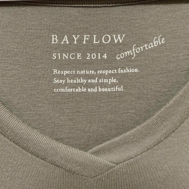 BAYFLOW(ベイフロー)のBAYFLOW ＶネックTシャツ 半袖 Sサイズ レディースのトップス(Tシャツ(半袖/袖なし))の商品写真