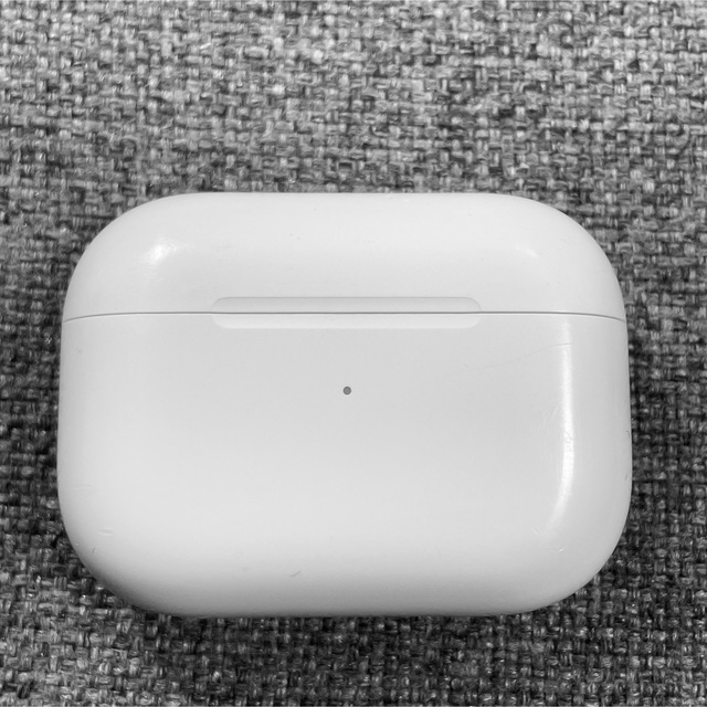 Apple(アップル)のApple AirPods Pro 充電ケースのみ 523 スマホ/家電/カメラのオーディオ機器(ヘッドフォン/イヤフォン)の商品写真