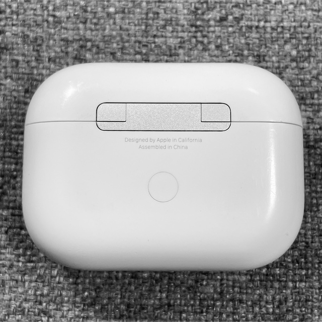 Apple(アップル)のApple AirPods Pro 充電ケースのみ 523 スマホ/家電/カメラのオーディオ機器(ヘッドフォン/イヤフォン)の商品写真