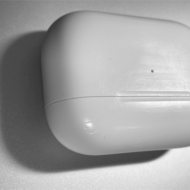 Apple(アップル)のApple AirPods Pro 充電ケースのみ 523 スマホ/家電/カメラのオーディオ機器(ヘッドフォン/イヤフォン)の商品写真