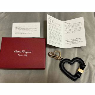 サルヴァトーレフェラガモ(Salvatore Ferragamo)の【新品・未使用】フェラガモ　キーホルダー　レザー　ハート(キーホルダー)