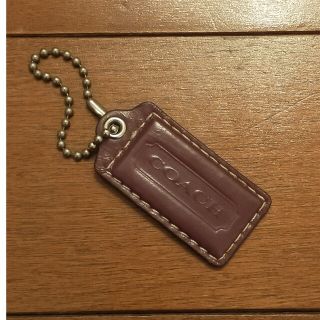 コーチ(COACH)のチャームキーホルダーコーチ 赤紫(キーケース)