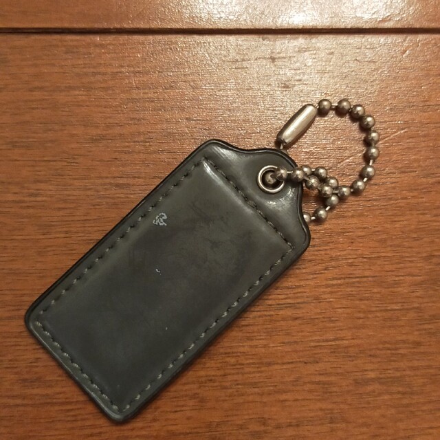 COACH(コーチ)のコーチキーホルダーチャーム　ダークグレー レディースのファッション小物(キーホルダー)の商品写真