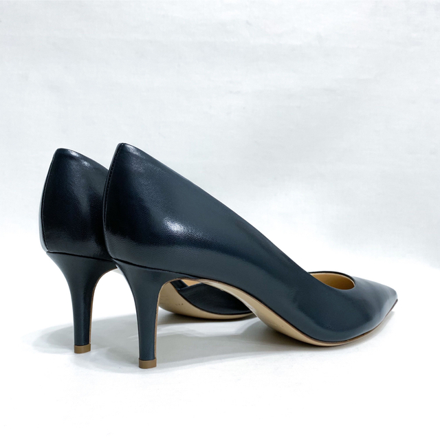 FABIO RUSCONI(ファビオルスコーニ)の■新品 定3.2万 ファビオルスコーニ パンプス 37.5 24 未使用品 紺 レディースの靴/シューズ(ハイヒール/パンプス)の商品写真