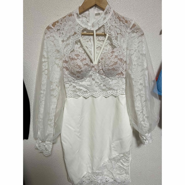 dazzy store(デイジーストア)のキャバドレス 白 シースルー 長袖 レディースのフォーマル/ドレス(ミニドレス)の商品写真