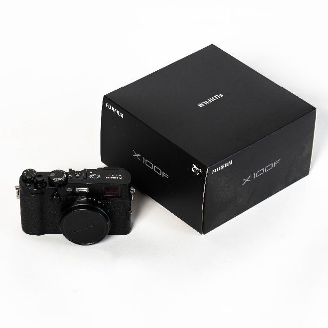 値下げ！X100F FUJIFILM 美品 おまけ付き ブラック 富士フイルム