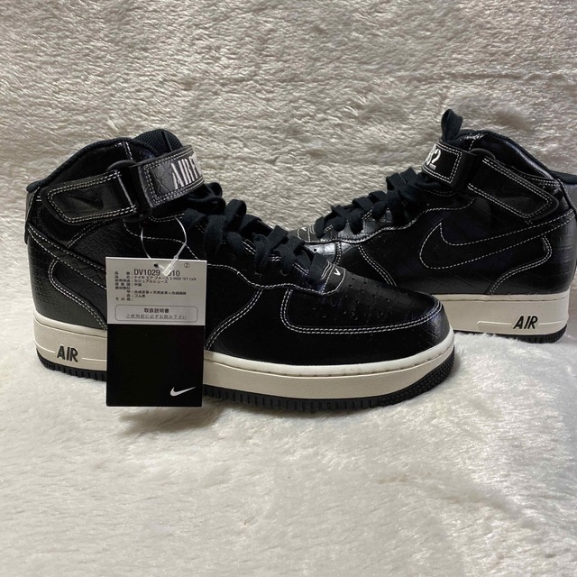 NIKE(ナイキ)の【即決値下げ】AIR•FORCE1•MID•07•LV8. 27.5. ブラック メンズの靴/シューズ(スニーカー)の商品写真