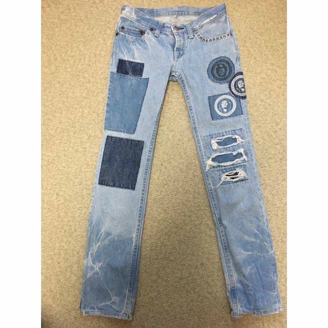 ヒステリックグラマーHYSTERIC GLAMOUR ダメージワッペンデニム-