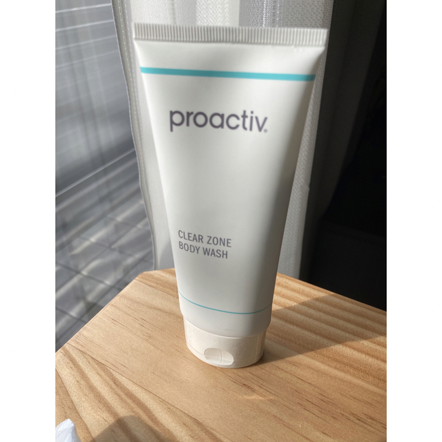 proactiv(プロアクティブ)の【未開封】プロアクティブボディソープ、ボディブラシ　セット コスメ/美容のボディケア(ボディソープ/石鹸)の商品写真