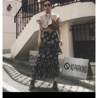 期間限定値下げ★ameri 花柄スカート イエナ ZARA ルシェルブルー