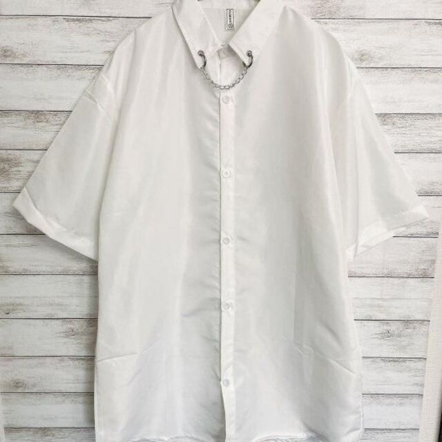 韓国 メンズ チェーン ボタン シャツ 半袖 夏 白 メンズのトップス(シャツ)の商品写真