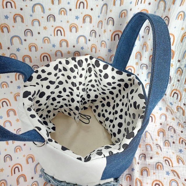 ブルーデニム&ホワイトデニム　丸底巾着トートバッグ ハンドメイドのファッション小物(バッグ)の商品写真