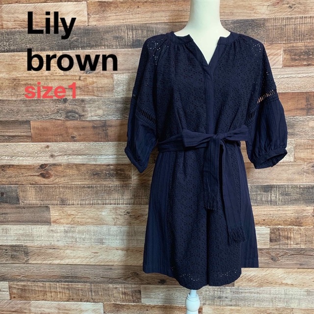 Lily Brown(リリーブラウン)のLilybrown ショート オールインワン ロンパース 刺繍 レース サイズS レディースのパンツ(オールインワン)の商品写真