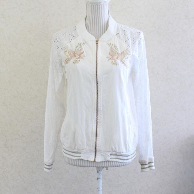 新着商品 新品 未使用 刺繍が豪華 スタジャン デシグアル 最旬トレンド