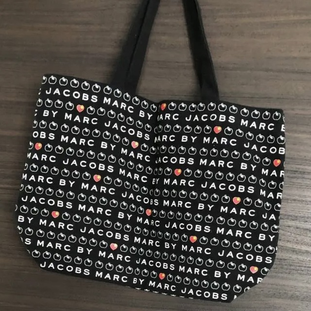 MARC JACOBS(マークジェイコブス)のトートバッグMARC BY MARC JACOBS  レディースのバッグ(トートバッグ)の商品写真