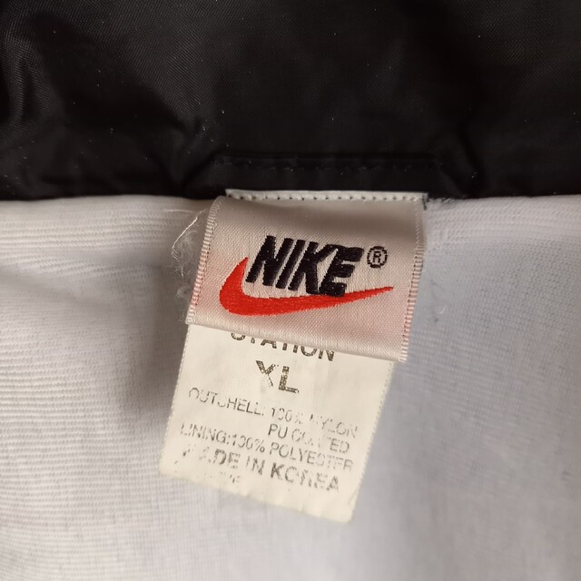 NIKE(ナイキ)のナイキ　ナイロンジャケット　フーディー　ブラック　銀タグ　90s　XL メンズのジャケット/アウター(ナイロンジャケット)の商品写真