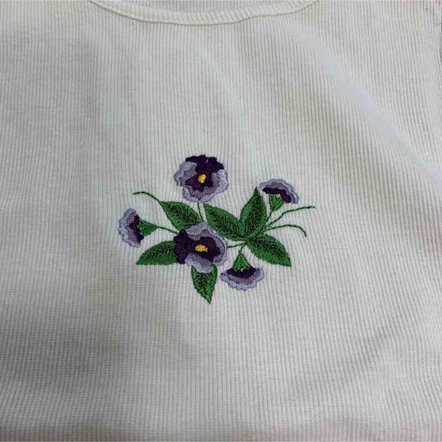 asos(エイソス)のTOPSHOP white flower tops レディースのトップス(カットソー(半袖/袖なし))の商品写真