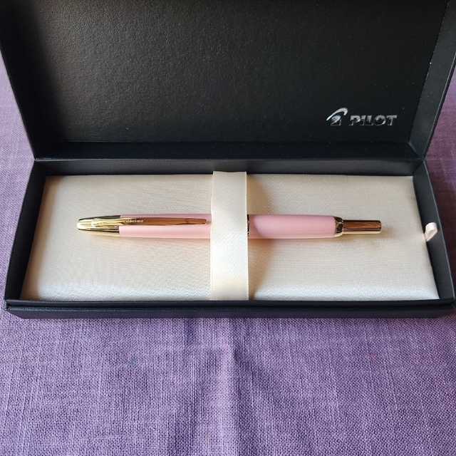 パイロット キャップレス デシモ サクラ 万年筆 18K F  さくら 桜