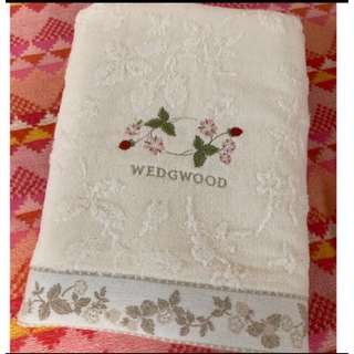 ウェッジウッド(WEDGWOOD)のウエッジウッド　バスタオル　ベリー刺繍w(タオル/バス用品)