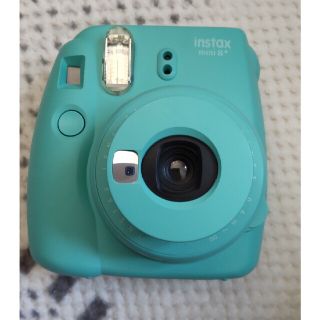 フジフイルム(富士フイルム)のチェキ本体　instax mini8＋　グリーン  中古(フィルムカメラ)