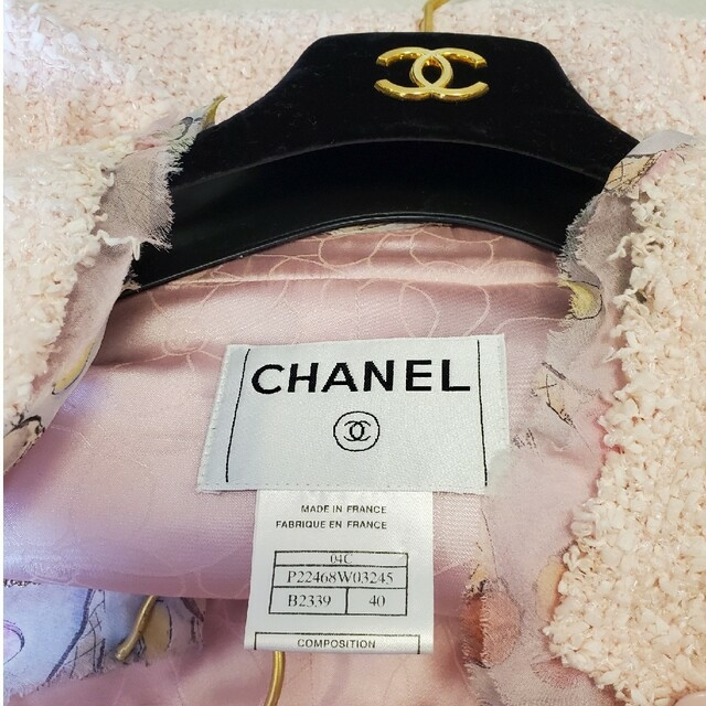 CHANEL - 新品‼️ CHANEL シャネル スーツ 桜色 40サイズ 入学式 CHANEL - 新品‼️ CHANEL シャネル スーツ 桜色 40サイズ 入学式