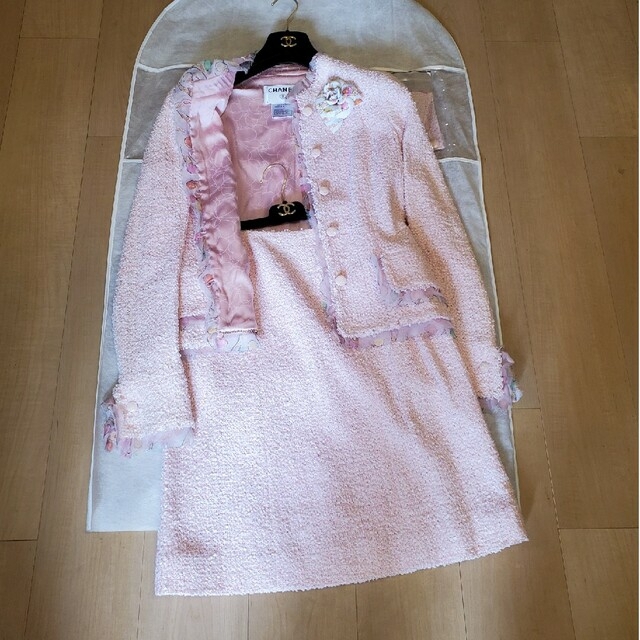 レディース新品‼️ CHANEL シャネル スーツ 桜色 40サイズ 入学式 入園式