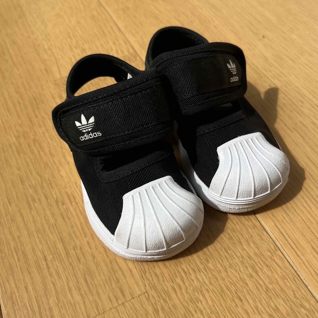 adidas(アディダス)のadidas サンダル　11cm キッズ/ベビー/マタニティのベビー靴/シューズ(~14cm)(サンダル)の商品写真