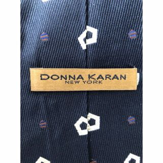 ダナキャラン(Donna Karan)の【DONNA KARAN】美品ネクタイ　総柄(ネクタイ)