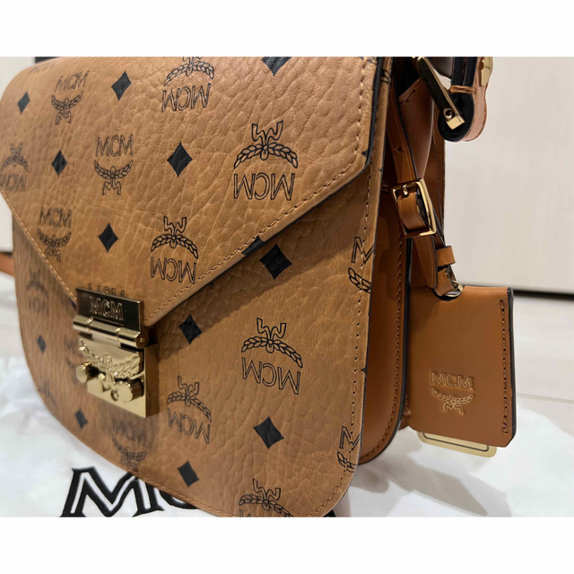 MCM(エムシーエム)のMCMヴィセトスショルダーバッグ レディースのバッグ(ショルダーバッグ)の商品写真