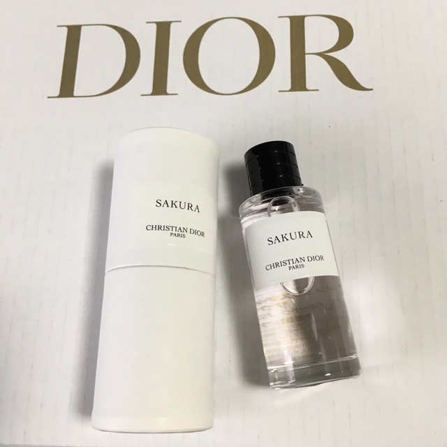 Christian Dior(クリスチャンディオール)のメゾンクリスチャン　ディオール　サクラ　オードゥ　パルファン　サンプル コスメ/美容の香水(ユニセックス)の商品写真