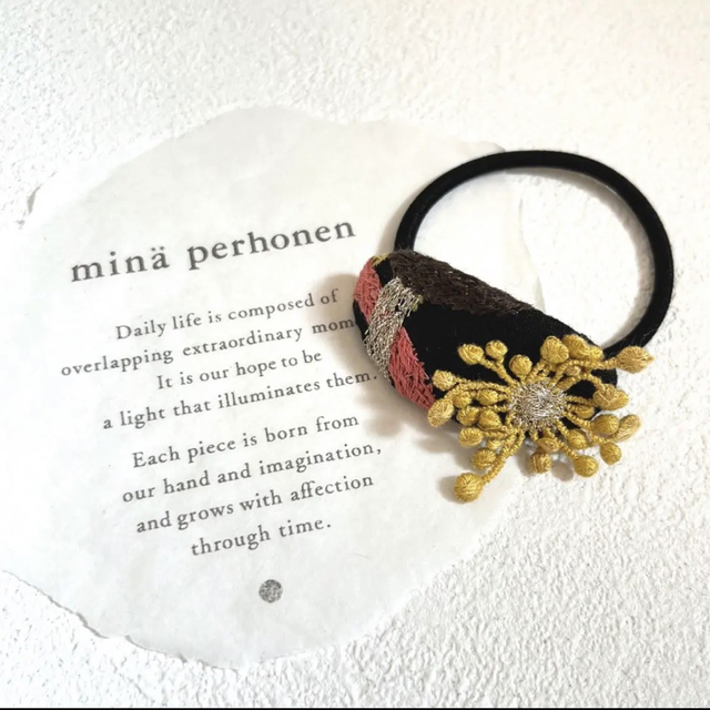 mina perhonen(ミナペルホネン)のミナペルホネ ⚮̈ヘアゴム  ring flower 049⚮̈ ハンドメイド ハンドメイドのアクセサリー(ヘアアクセサリー)の商品写真