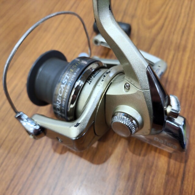 DAIWA(ダイワ)のDAIWA  ダイワ  SHORECAST ショアキャスト 4500 スポーツ/アウトドアのフィッシング(リール)の商品写真