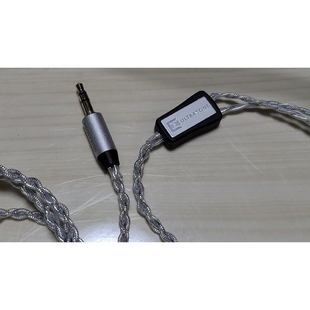 Ultrasone ウルトラゾーン Saphire 静電型 イヤホン IEM スマホ/家電/カメラのオーディオ機器(ヘッドフォン/イヤフォン)の商品写真