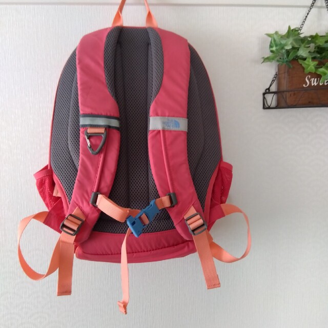 THE NORTH FACE(ザノースフェイス)のくるみ様♥ノースフェイス♥キッズ♥リュック　ピンク キッズ/ベビー/マタニティのこども用バッグ(リュックサック)の商品写真