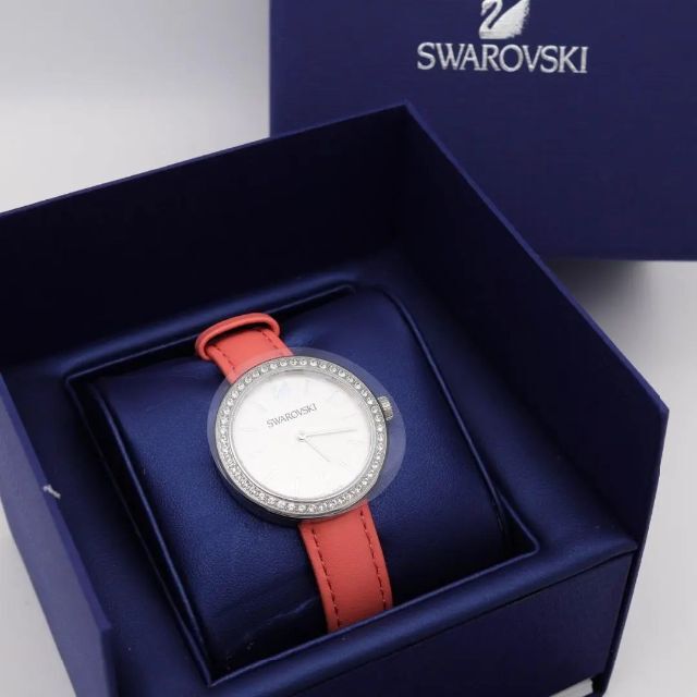 SWAROVSKI - 《美品》SWAROVSKI 腕時計 シルバー ストーン レザー